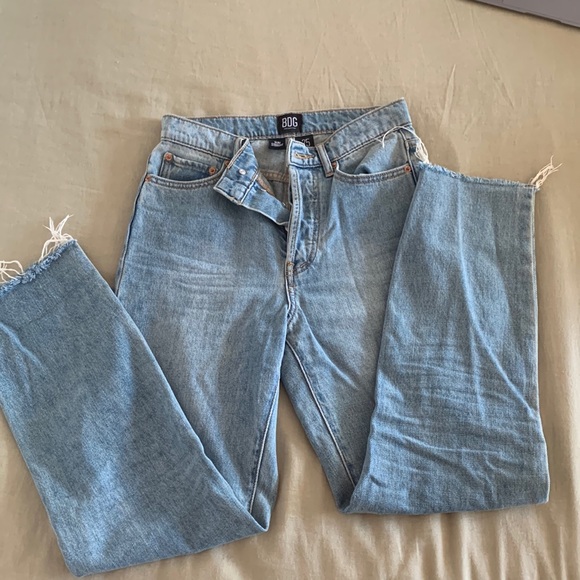 Urban Outfitters BDG Slim Straight Jeans Size 25 - Picture 1 of 4
